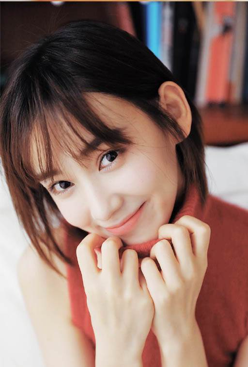 长腿性感美女卧室妖娆诱惑写真图片