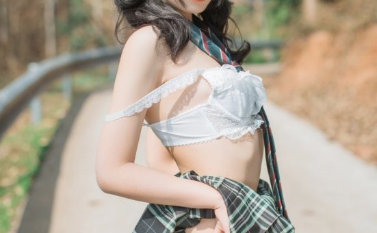 COSER逐月SU之乡间小路 (45P/293M)