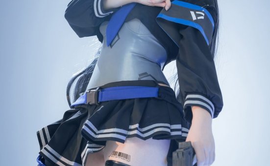 是一只熊仔 – NO.17 蓝色袖章 [25P-51MB]