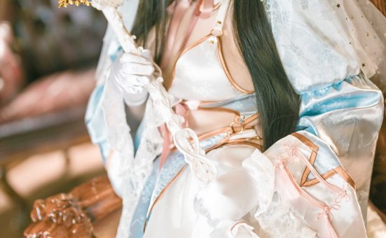 落落Raku – Lily White [47P+1V-147MB]