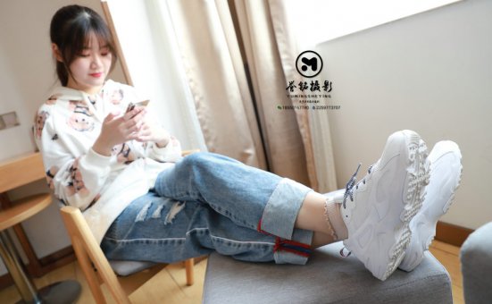 [誉铭传媒]袜足摄影 2019年 NO.080[100P／670MB]