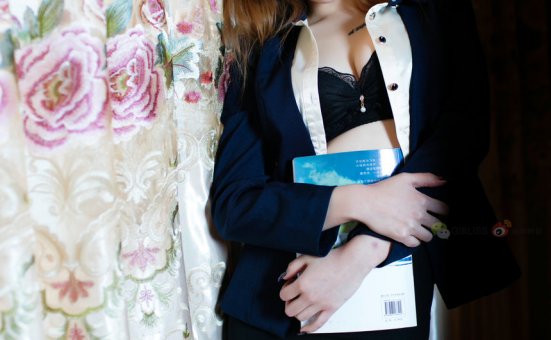 GIRLISS丽丝映像 – 办公室特别版 [22P-340MB]