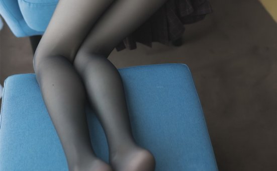 兔玩映画系列 Vol.051 蓝椅子上的黑丝少女[47P19M]