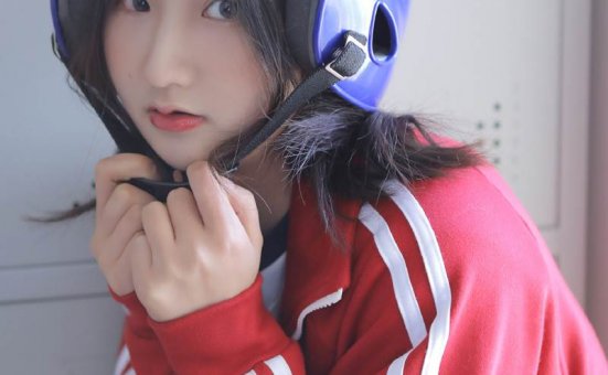 运动服美少女青春活力写真图片