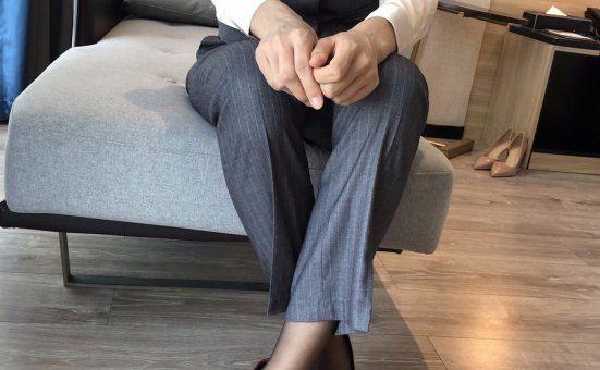 [Pilot]NO.009 爱穿正装的OL小乐-裤里黑丝[38P／101MB]