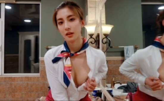 秀人网新秀林文文yooki空姐制服诱惑 二 [1V]