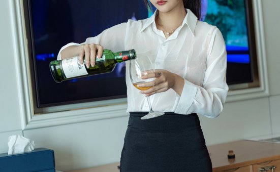 [XiuRen秀人网] 2021.08.12 No.3793 萌奈子 [56+1P]