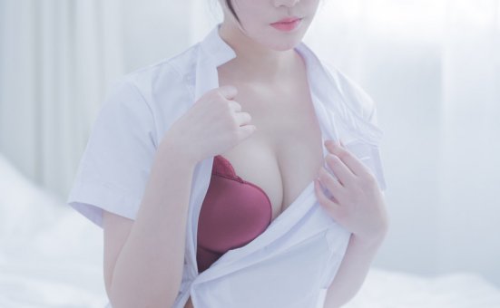 你十七鸽 – NO.03 白色护士 [110P+1V-535MB]