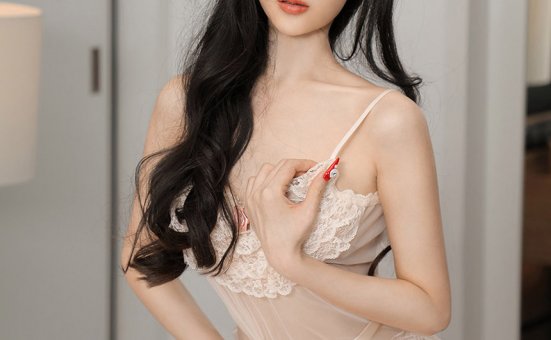 [Ugirls尤果网]爱尤物 2021.01.02 No.1992 阿依努尔瓦娅 雪芙微甜 [35P]