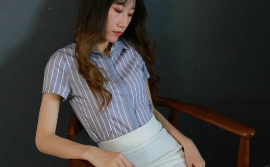 [IESS异思趣向] 2021.06.11 丝享家829：怡怡《长腿实习生》[88P／122MB]