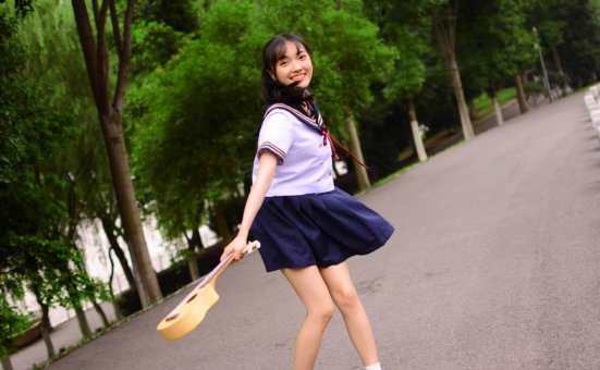 制服美女清纯迷人写真图片