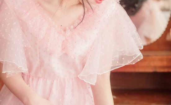 可爱甜美少女粉嫩养眼写真图片