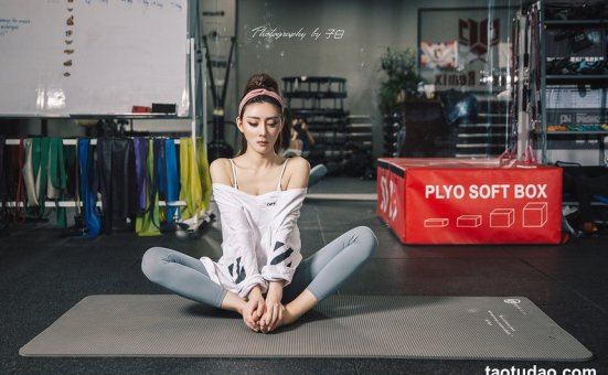 [TouTiao头条女神] 2019-03-12 莫晓希 女神瑜伽 [9+1P]