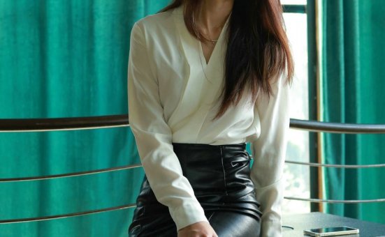 [IESS异思趣向] 2021.06.30 丝享家847：小高《OL黑玫瑰》[83P／155MB]