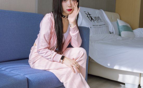 [BoBoSocks袜啵啵]NO.141 周周-运动鞋、白棉袜、裸足[140P+1V／5.57GB]