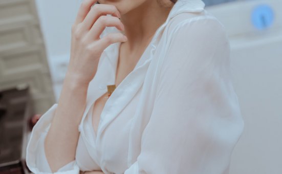 小逗逗&唐安琪&陆萱萱 三姐妹 拍摄花絮 [101P+1V-3.2G]