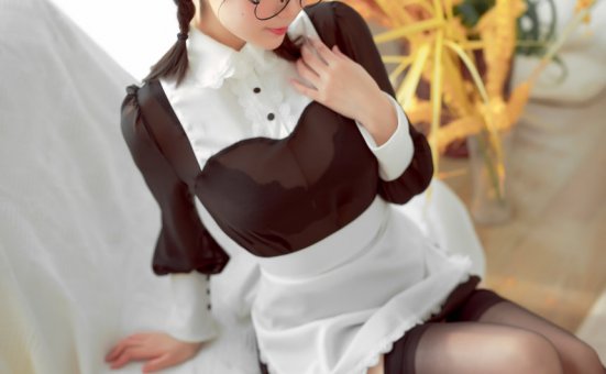 周叽是可爱兔兔 – 眼镜女仆 [36P3V-525MB]