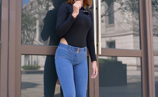 精选街拍作品 NO.0084 紧身牛仔美女原图[137P／225MB]