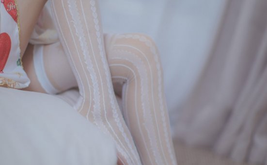 [喵糖映画] VOL.407 草莓小裙子[40P-366MB]