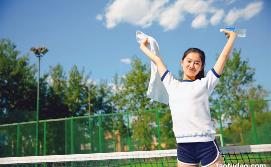 [YALAYI雅拉伊]2023.11.06 NO.1100 彩虹女生[39+1P／222MB]