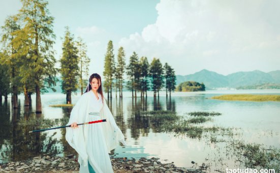 [YITUYU艺图语]2023.04.28 踏歌行 alyssa [24+1P／348MB]