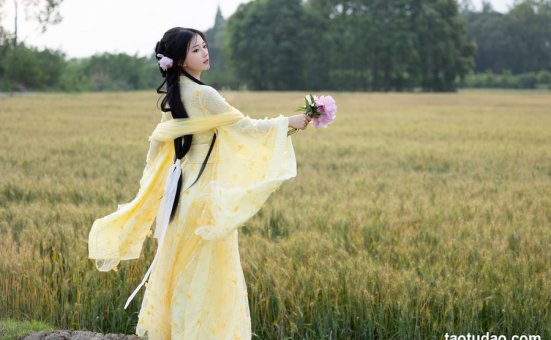 [YITUYU艺图语]2023.05.01 风吹麦浪 若若yuu[21+1P／194MB]