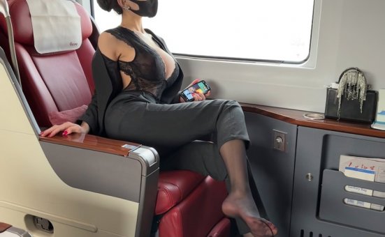 Dearie 动车上的艳女 [27P-92M]