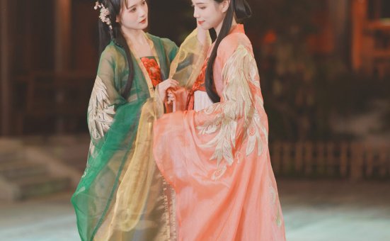 兔子Zzz不吃胡萝卜 – NO.129 夜游灯会 [33P-400MB]