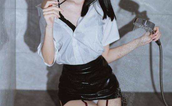 许岚LAN 黑丝皮裙 [54P-805MB]