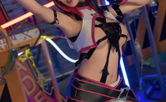 黏黏团子兔  五月作品『街霸-韩蛛俐』 [81P1V-1.39GB]