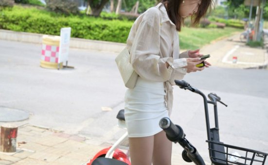 [IESS异思趣向]008 耽丝 第N种幻想之《一个人下班》⑧ [68P／196MB]