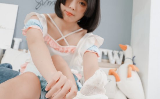 Limerence原创 NO.055 之之 女仆装扮柔嫩欧派与裸足 请主人享用[170P+1V／4.01GB]