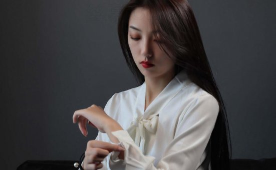 丝慕写真 晴晴 – 与众不同的气质 [68P]