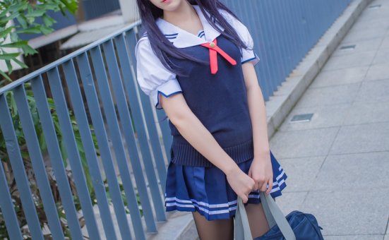 白金Saki写真 – 校服 [29P]