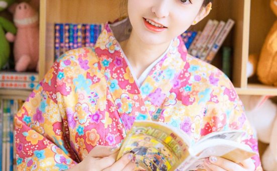 丸子头美女清新元气和服写真图片