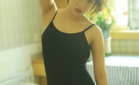 极品美女吊带连体衣性感长腿写真