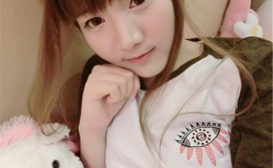 网络主播大胸网红美女性感事业线美胸自拍美女图片大全