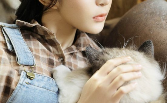 文艺美女探险风性感艺术写真