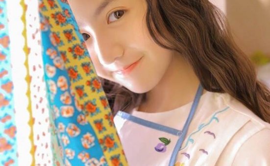 厨房美女俏皮甜美性感诱人写真