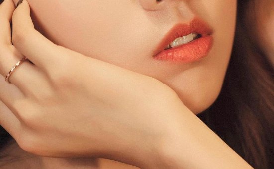 性感尤物妩媚诱人写真图片