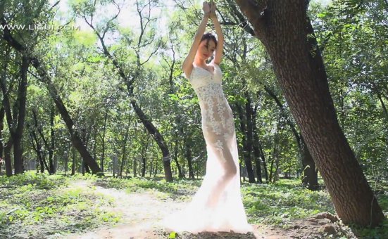 [Ligui丽柜] 2020.10.17 HD视频《郊野无助的挣扎》白雪 [1V-449M]