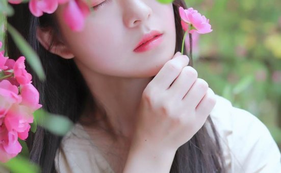 清新文艺美女白嫩诱人写真图片