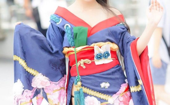 丰满爆乳cos美女个性主流二次元诱惑写真