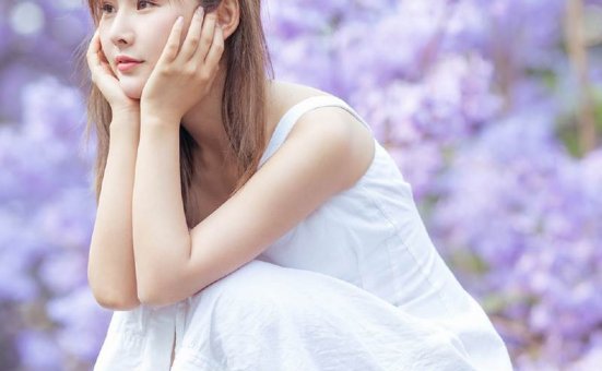 清新吊带美女唯美养眼写真图片