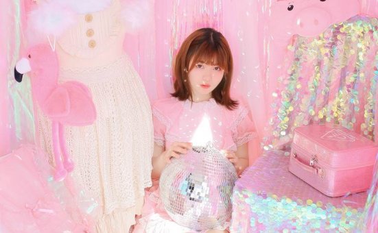 粉色蕾丝美女唯美艺术美女性感写真