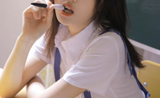 可爱美少女诱人制服写真图片