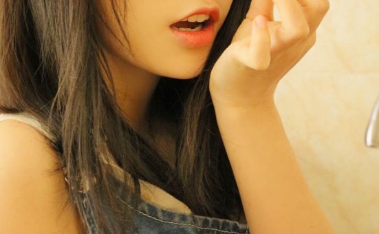 吊带美女性感私房诱惑美女写真