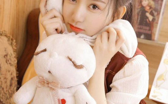 治愈系美少女白皙养眼写真图片