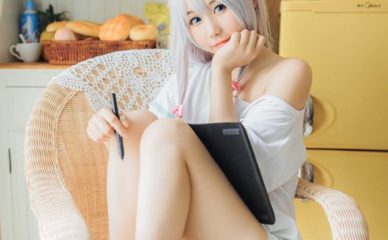 日系校园动漫美女和泉纱雾cos长腿巨乳诱惑写真