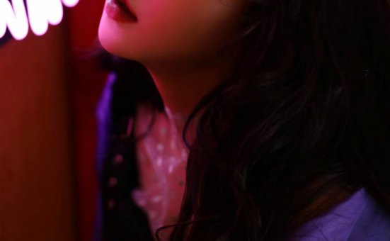 性感妩媚美女诱人美腿图片